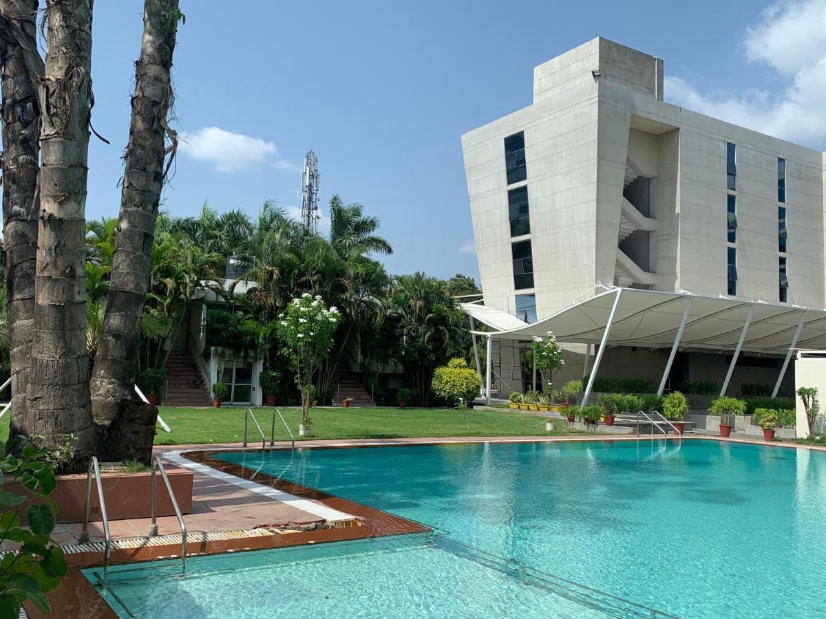 Lch Fitness Indore Exterior foto